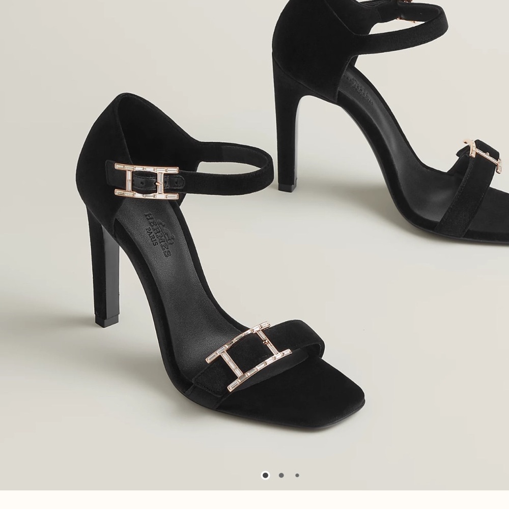 Hermes Judy sandal 105